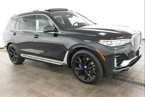 Black Sapphire Metallic 2020 BMW X7 xDrive50i