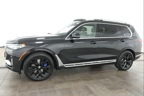 Black Sapphire Metallic 2020 BMW X7 xDrive50i