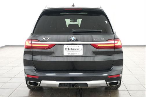 Black Sapphire Metallic 2020 BMW X7 xDrive50i