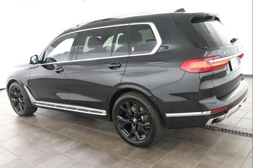 Black Sapphire Metallic 2020 BMW X7 xDrive50i