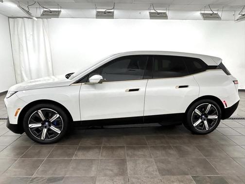 2022 BMW iX xDrive50
