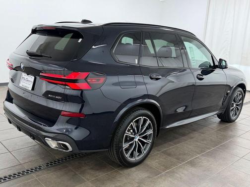 Carbon Black Metallic 2025 BMW X5 xDrive40i