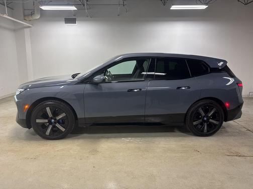 2025 BMW iX xDrive50