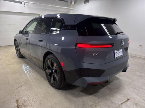 2025 BMW iX xDrive50