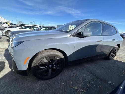 2025 BMW iX xDrive50