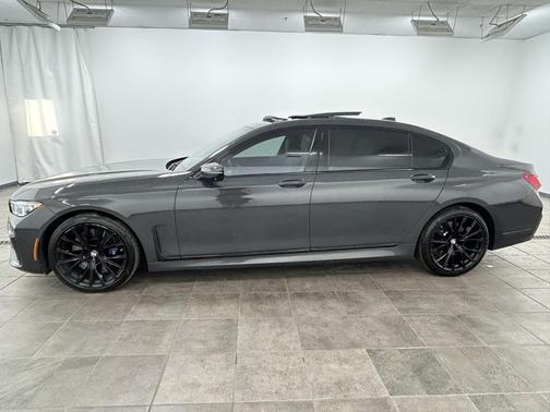 2021 BMW 750 i xDrive