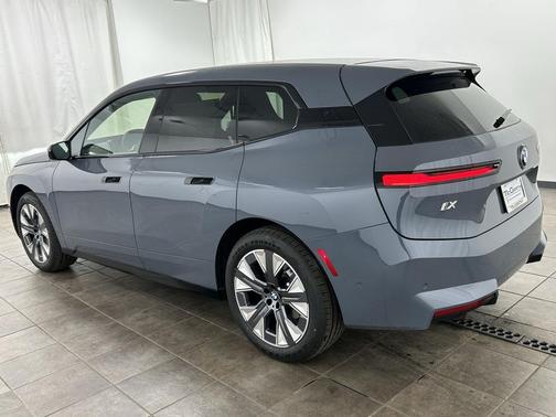 2026 BMW iX xDrive45