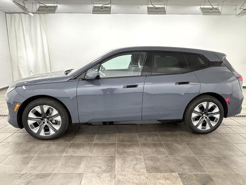 2026 BMW iX xDrive45