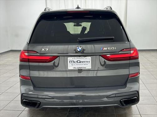 2022 BMW X7 M50i