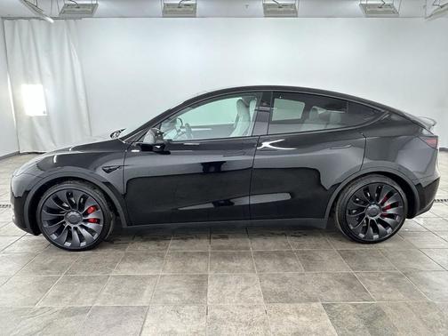 2024 Tesla Model Y Performance Dual Motor All-Wheel Drive