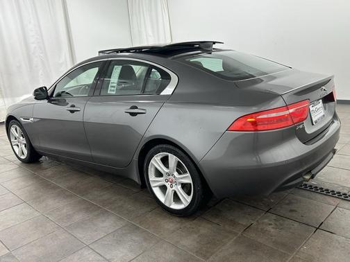 2018 Jaguar XE 25t Premium
