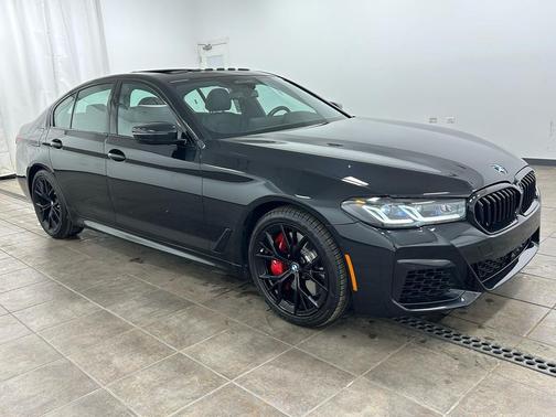 Black Sapphire Metallic 2022 BMW 540 i xDrive