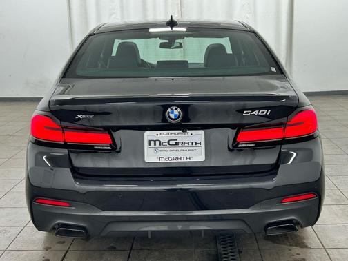 Black Sapphire Metallic 2022 BMW 540 i xDrive