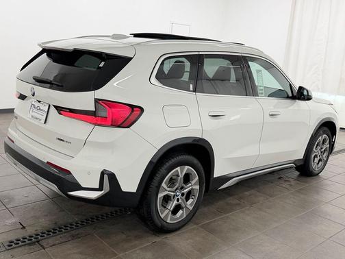 Alpine White 2023 BMW X1 xDrive28i