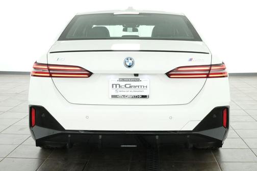 Alpine White 2025 BMW i5 M60