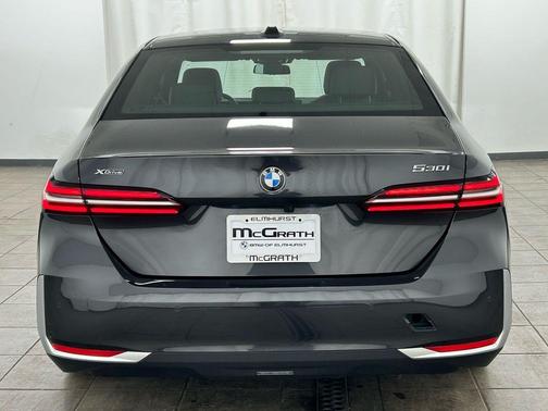 Dark Graphite Metallic 2025 BMW 530 xDrive