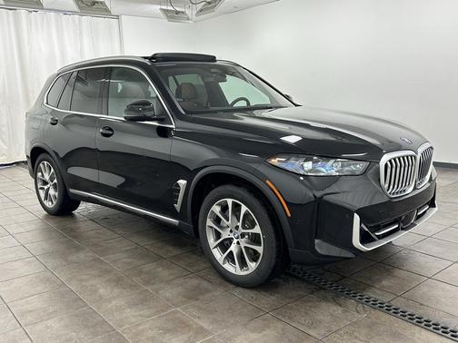 Black Sapphire Metallic 2026 BMW X5 PHEV xDrive50e