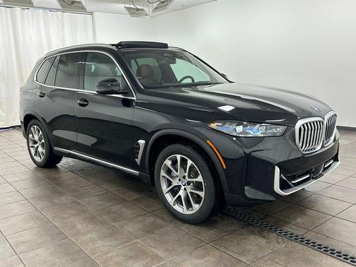 Black Sapphire Metallic 2026 BMW X5 PHEV xDrive50e