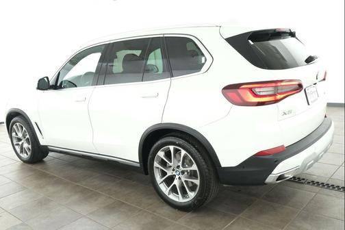 Alpine White 2021 BMW X5 xDrive40i