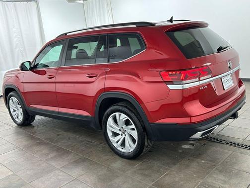 Aurora Red Metallic 2023 Volkswagen Atlas 3.6L SE w/Technology