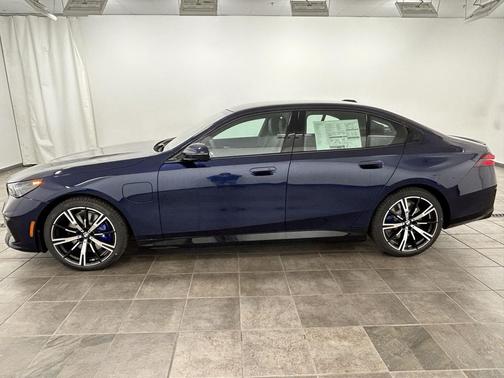 2026 BMW 550e xDrive