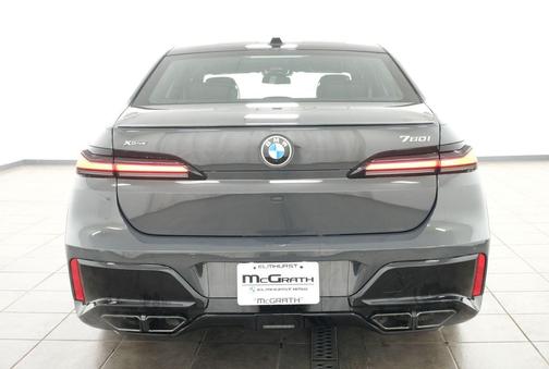 Dravit Grey Metallic 2026 BMW 760 xDrive