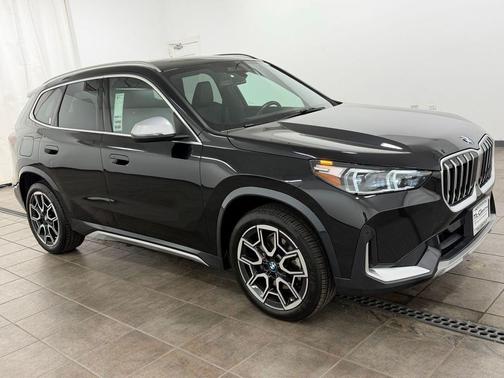 Black Sapphire Metallic 2023 BMW X1 xDrive28i