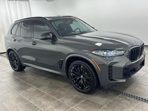 2025 BMW X5 M60i