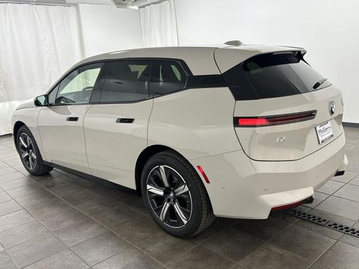 2026 BMW iX xDrive45