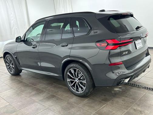 Dravit Grey Metallic 2026 BMW X5 xDrive40i
