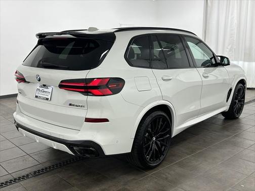 2025 BMW X5 M60i