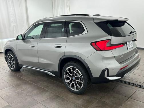 Space Silver Metallic 2026 BMW X1 xDrive28i