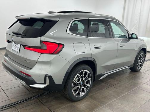 Space Silver Metallic 2026 BMW X1 xDrive28i