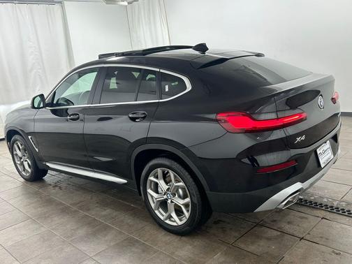 Black Sapphire Metallic 2025 BMW X4 xDrive30i