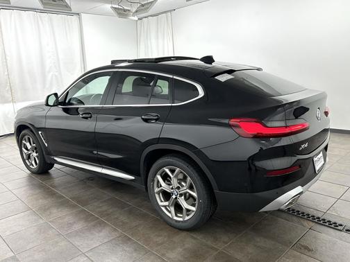 2025 BMW X4 xDrive30i