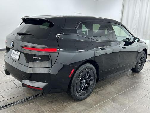 2026 BMW iX xDrive60