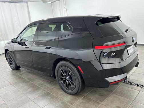 2026 BMW iX xDrive60