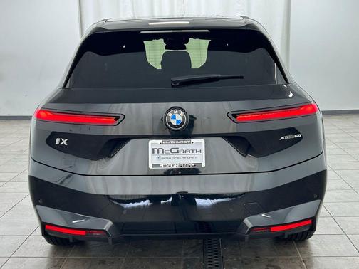 Black Sapphire Metallic 2026 BMW iX xDrive60