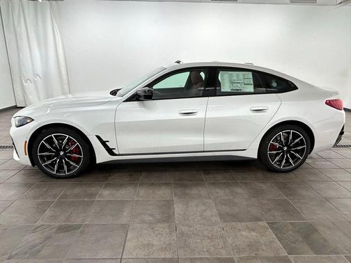 Mineral White Metallic 2026 BMW i4 Gran Coupe M60