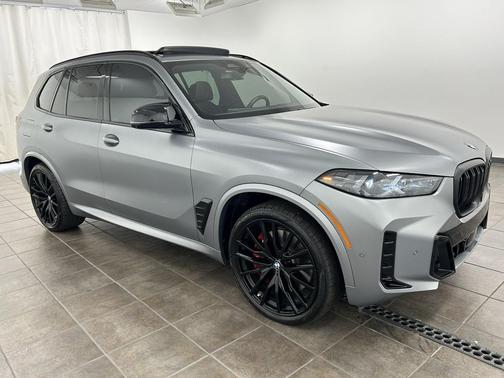 2025 BMW X5 M60i