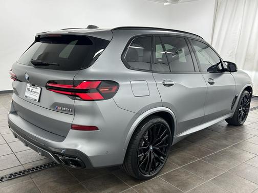 2025 BMW X5 M60i