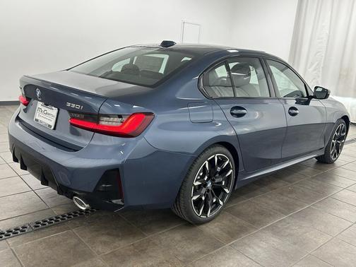 2026 BMW 330 i xDrive