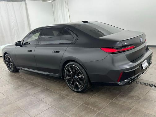 2023 BMW 760 i xDrive