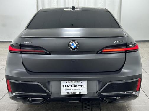 2023 BMW 760 i xDrive