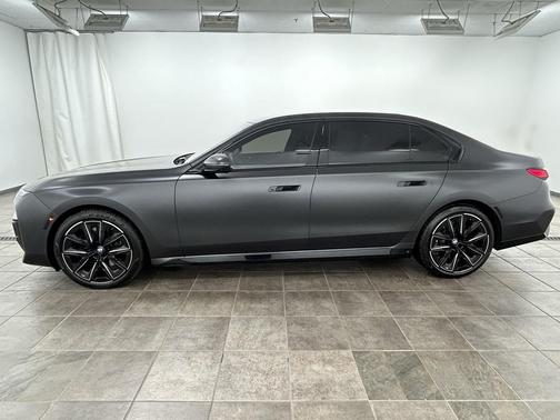 2023 BMW 760 i xDrive