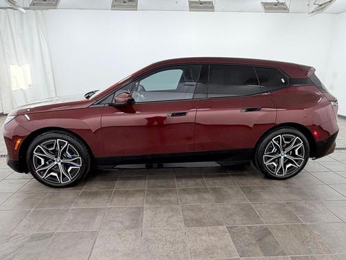 Aventurin Red Metallic 2023 BMW iX xDrive50