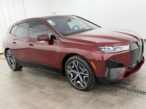 Aventurin Red Metallic 2023 BMW iX xDrive50