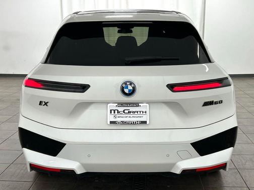 Mineral White Metallic 2025 BMW iX M60