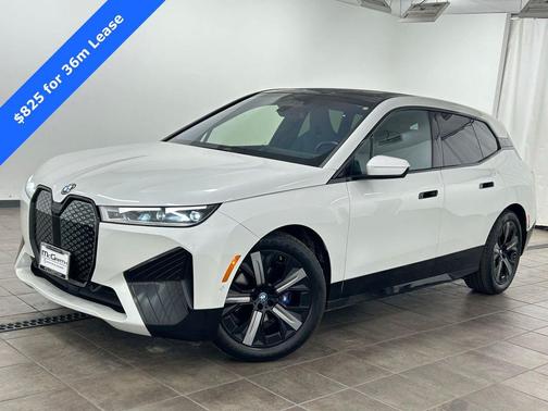 Mineral White Metallic 2025 BMW iX M60