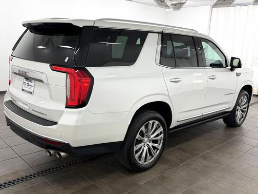 White Frost Tricoat 2021 GMC Yukon Denali